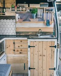 creative vanlife kitchen setups kuchen layouts kuche einrichten campervan innen