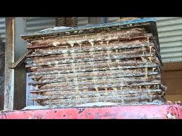 Faire Son Jus De Pomme Maison Avec Le Pressoir Mobile Du Lycee De Sees Youtube