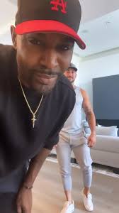 Hey dear fans! I'd love to know—where are you supporting me from?