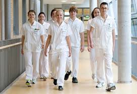 Die ausbildung und qualifizierung von nachwuchskräften liegt uns sehr am herzen und ist für unser krankenhaus eine große bereicherung. 150 Einzigartige Ausbildungsplatze Mit Besten Zukunftsaussichten Moritz Stadtmagazin Veranstaltungen Konzerte Partys Bilder