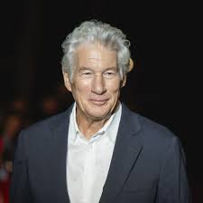 Richard Gere, a los 75 años, sobre Instagram: "Ningún otro sitio es real,  no le prestes atención y, desde luego, no des dinero"