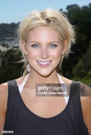 Carrie Wick attends the Lia Sophia Clam Bake