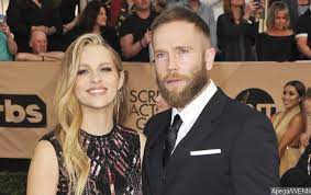 Teresa palmer gives birth, welcomes baby no. Teresa Palmer And Husband S Christmas Almost Ruined Due To Visa Issue