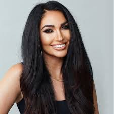 Danielle Paxton's Instagram, Twitter & Facebook