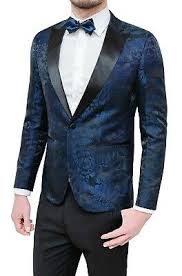 I gemelli d'oro e il fazzoletto nella tasca sono due dettagli tipici. Abito Uomo Diamond Raso Blu Floreale Completo Smoking Vestito Elegante Cerimonia Eur 99 00 Picclick Fr