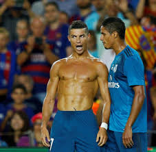 Key game in the la liga title battle. Real Madrid Vs Fc Barcelona Ronaldo Kontert Messi Zieht Sich Aus Und Fliegt Vom Platz Welt