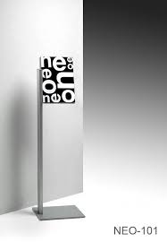 Porte Affiches A4 Neo 101 30x25x103cm Design Pascual Salvador Pour Vilagrasa Porte Affiche Panneau Affichage Design