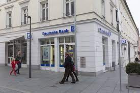 Alle deutsche bank filialen und öffnungszeiten in bad homburg (höhe). Deutsche Bank Sucht Vergeblich Einen Ausweg Aus Dem Handelsgeschaft Wsj
