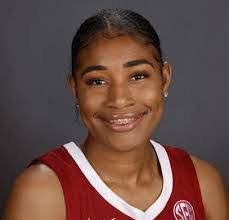 Isabel Palmer's Instagram, Twitter & Facebook