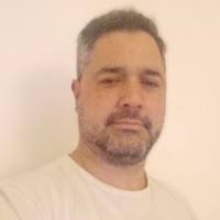 100+ perfiles de «Meda»