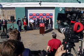 All seasons lawn care llc is a professional landscaping company serving residential and commercial consumers in the greater chambersburg/waynesboro area. Four Seasons Total Landscaping Should Get Historical Preservation Status Thanks To Rudy Giuliani Event Petition Oregonlive Com