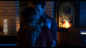 El doblaje de netflix al español estuvo 4 temporadas pronunciando mal el nombre de mazikeen, y recién en la 5ta arreglaron el cagadón. Lucifer And Chloe First Sex Lucifer S5 E6 Youtube