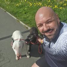 Looking for a dog groomer close to bacup?