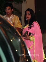 Saif Ali Khan S Former Wife Amrita Singh Arrived With Son Ibrahim At Amitabh Bachchan S Diwali Bash Bollywood Fashi Amrita Singh Bollywood Actress Bollywood