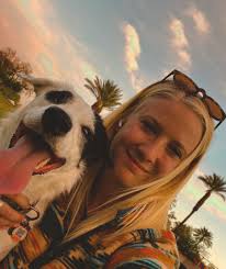 Oh sweet Oaks 🐾🪽 I can't believe it's been a week since we said goodbye  to the best little dog. 2 1/2 years simply never was enough. There's really  no words to