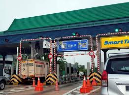 Berkuatkuasa mulai 1 februari 2020, semua lebuhraya kendalian plus akan melaksanakan penurunan kadar tol sebanyak 18%: Palang Besi Bumbung Plaza Tol Rawang Selatan Diterbangkan Ribut