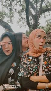 Nama risa saraswati sudah gak asing lagi di dunia hiburan di indonesia. Pin Oleh Deisya Widi Di Jurnal Risa Foto Teman Fotografi Teman Pakaian Grunge