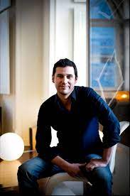 He completed the academic part of the phd in political science at the london school of economics, having taught political philosophy in the government department. Joao Galamba Somos Filhos Da Madrugada Publico