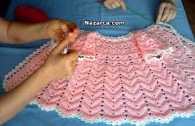 Tigla Pembe Kenar Oyali Kiz Cocuk Yelek Anlatimi Nazarca Com Baby Knitting Patterns Kiz Bebek Sapkalari Tig Desenleri
