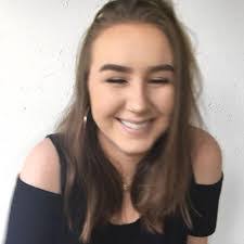 Elisabeth Lilly's Instagram, Twitter & Facebook