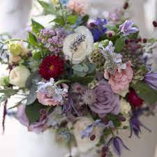 Jūs varat atrast sīkāku informāciju par flowers by lorraine vietnē www.flowersbylorraine.com. Flowers By Lorraine
