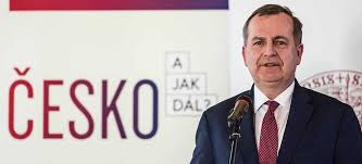 „spor začal už v roce 2015 a je to spor o tom zde je působení prezidenta čistě selektivní a účelové, zdůraznil rektor zima, podle kterého. Vyzva Vlade Rektora Uk Prof Tomase Zimy Manazer Roku