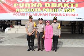 Maybe you would like to learn more about one of these? Kapolres Tanjung Perak Pimpin Upacara Purna Tugas Anggota Pensiun