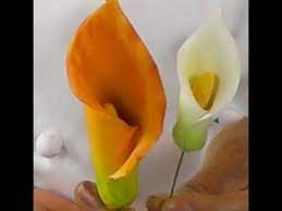 Sugar Gum Paste Flowers How To Make Sugar Paste Calla Lilies Cake Decoration Pastry School Gum Paste Flowers Sugar Flowers Tutorial Fondant Flowers