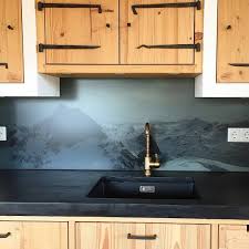 Hier Eine Ferienwohnungskuche Mit Arbeitsplatte In Betonoptik Ist Echt Schon Geworden Oder Schreiner Kuchen Ruckwand Kuchenruckwand Ideen Wohnung Kuche