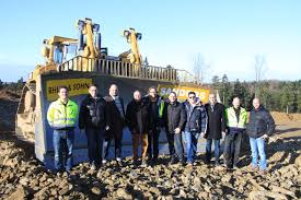 Cat® large dozers are designed for tough working conditions. Cat D11t Erdarbeiten Beim Sportanlagen Bau Caterpillar Baumaschinen Bau Forum Bauforum24
