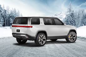 The cargo bed is 54 inches long with the tailgate up, which expands to 83.6 inches. Rivian R1s In Many Different Colors Rivian Forums 1 Community For Rivian R1t R1s R2r In 2021 Ev Suv Concept Car Design Crossover Suv