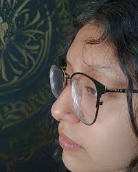 Aline Knox's Instagram, Twitter & Facebook