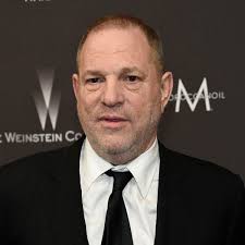 During his career as a film producer, harvey weinstein, formerly of miramax films and the weinstein company (twc), exploited his influential position to commit criminal sexual acts including rape. Harvey Weinstein Der Skandal Im Uberblick Der Spiegel