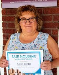 Melanie Mclane's Instagram, Twitter & Facebook