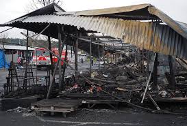 Die inzidenzzahlen in tschechien lassen noch keine grenzöffnung zu, so der innenminister horst seehofer. Cheb Grossbrand Auf Asia Markt An Deutsch Tschechischer Grenze Thuringen Insudthuringen