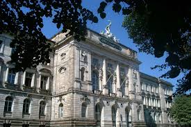 the university of wurzburg has its roots reaching back as far as 1402 many eminent scholars and scientists 14 nobel universitat wurzburg universitat wurzburg