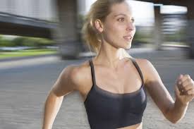 Wir schlafen meistens im liegen, wodurch die schwerkraft nicht mehr so stark auf unsere brüste wirkt und diese keine so große unterstützung. Sport Bh Braucht Frau Den Wirklich Fit For Fun