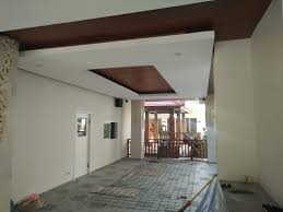 Akan tetapi untuk rumah yang berlokasi di kawasan pegunungan yang terkenal dengan cuaca dingin, seng sebagai material. Ini Dia Kayu Bagus Untuk Plafond Rumah Parket