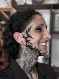 מחפש המלצה על מקעקע תותח רוצה משהו בסגנון הזה