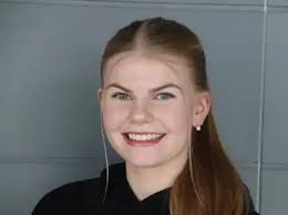 Abitur 2024 in Friesoythe: Die NWZ stellt die Abiturientia des  Albertus-Magnus-Gymnasium vor