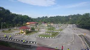 Kadar bayaran harga untuk belajar ambil lesen belajar memandu kereta atau motosikal jpj terkini dan kelayakan umur buat lesen kereta dan moto di berikut adalah harga bayaran keseluruhan pembelajaran dan latihan untuk mendapatkan lesen memandu bagi kategori kelas lesen motosikal. Harmony Driving Academy Sekolah Memandu In Rawang