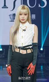 Miyeon (미연) minnie (민니) soojin (수진) soyeon (소연) yuqi (우기) shuhua (슈화) arte imagen G I Dle Soojin Black Hair Vs Blonde Hair Kpop Chingu