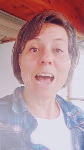 Mineral Essence is a daily liquid supplement that combines the benefits of  minerals with premium essential oils of Lemon, Cinnamon, and Peppermint.  💪🏼💪🏼💪🏼