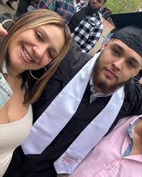 First generation College Graduate.✓ 🇵🇷 Masters of social work 🔜