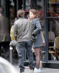 Il y a quelques semaines, la rencontre entre adèle exarchopoulos et sean penn avait fait beaucoup jaser. Adele Exarchopoulos And Saen Penn Out And About In Paris Hawtcelebs