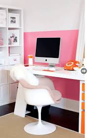 Tulip Chair Als Home Office Idee Arbeitsplatz Rosa Weiss Drehstuhl Ikea Expedit Https M Home Office Escritorio Rosa Inspiracao De Escritorio