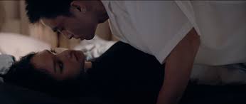 Miu Lê khoe đường cong, lần đầu đóng “cảnh nóng”