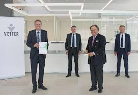 Kg is a contract manufacturer that has supplied the pharmaceutical industry since 1950. Vetter Gewinnt Axia Best Managed Companies Award Vetter Pharma Fertigung Gmbh Co Kg Pressemitteilung Pressebox