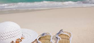 Damit sperren sie erfolgreich wärme und blendendes licht aus. Urlaubszeit Koffer Packen Ohne Stress Trigema Magazin