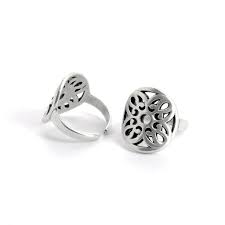 Très belle bague en forme de croix chrétienne et ajustable bijou chrétien couleur argent taille minimum de la bague. Bague Ajustable Pour Femme Mandalas 20 Mm Argente Vieilli X1 Perles Co